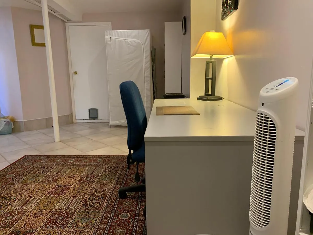 Separate Big Room Near Jfk And Laguardia Airport New York