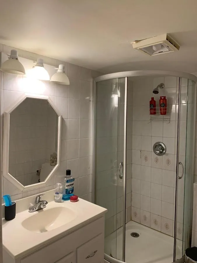 Separate Big Room Near Jfk And Laguardia Airport New York