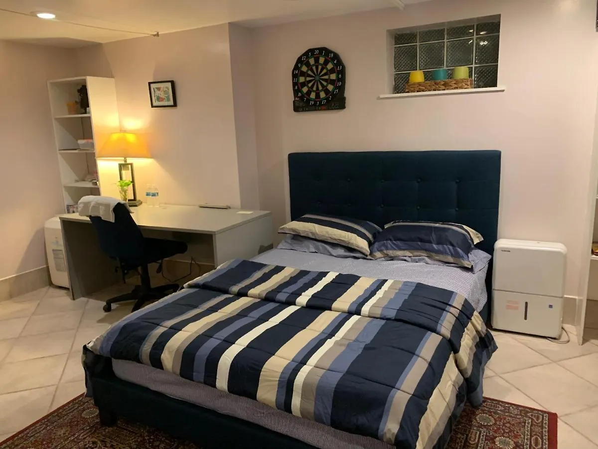 Separate Big Room Near Jfk And Laguardia Airport New York